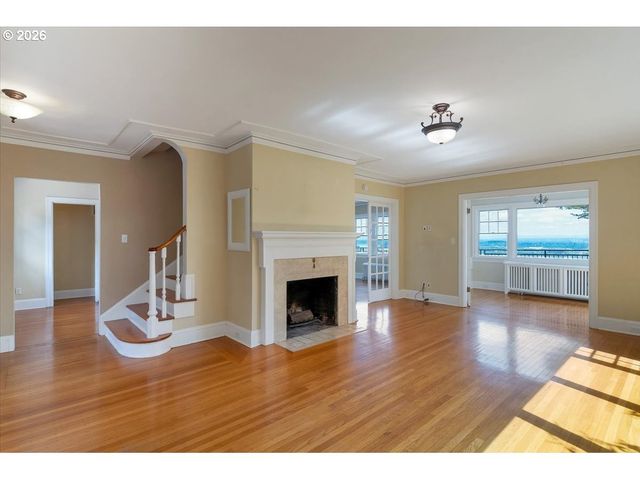 294 Nw MACLEAY Blvd, Portland, OR 97210