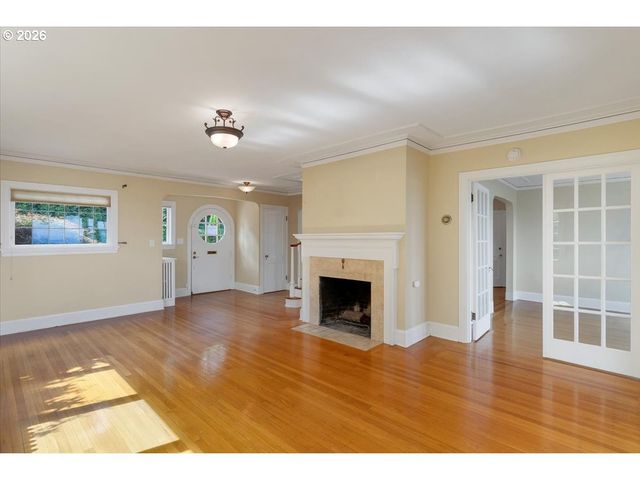 294 Nw MACLEAY Blvd, Portland, OR 97210