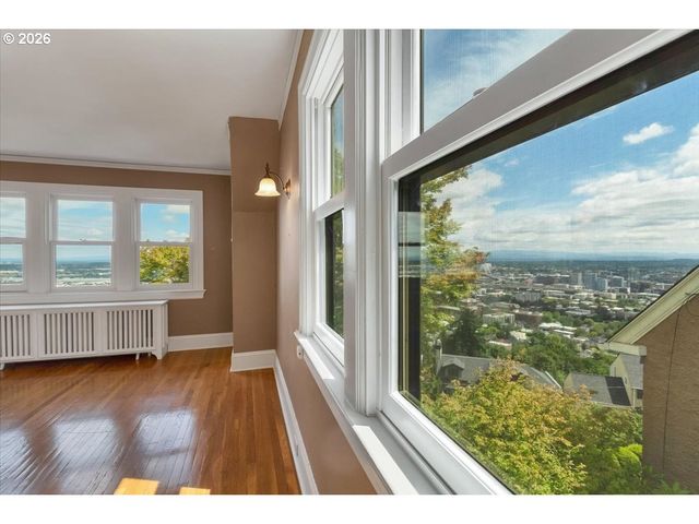 294 Nw MACLEAY Blvd, Portland, OR 97210