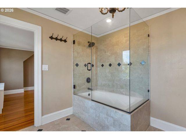 294 Nw MACLEAY Blvd, Portland, OR 97210