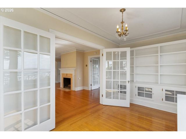 294 Nw MACLEAY Blvd, Portland, OR 97210