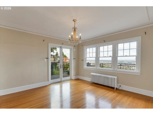 294 Nw MACLEAY Blvd, Portland, OR 97210