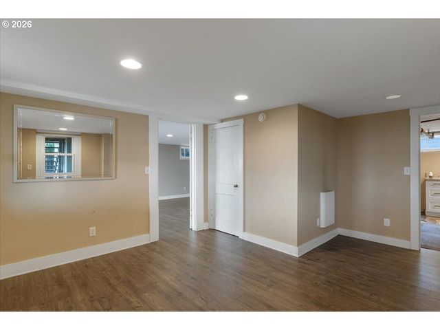 294 Nw MACLEAY Blvd, Portland, OR 97210