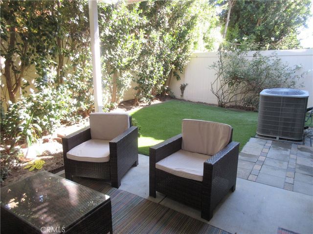 7610 N. Honor Way, Van Nuys, CA 91405