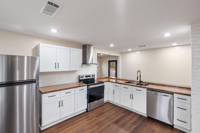 705 Richmond Rd Loop 1, Lancaster, KY 40444