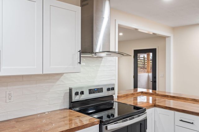 705 Richmond Rd Loop 1, Lancaster, KY 40444