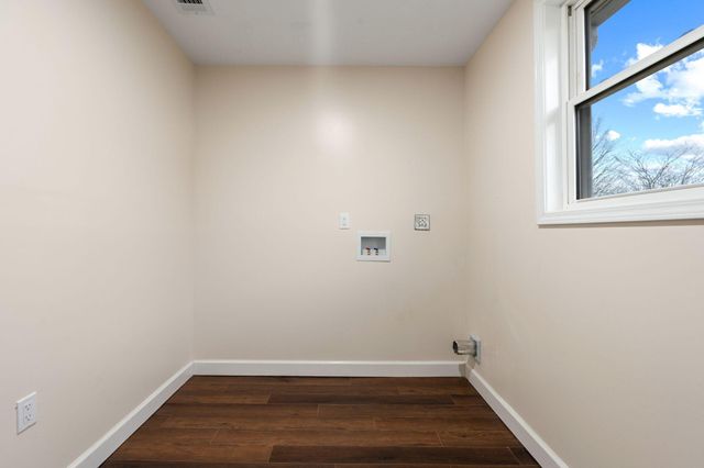 705 Richmond Rd Loop 1, Lancaster, KY 40444