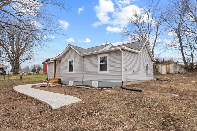 705 Richmond Rd Loop 1, Lancaster, KY 40444