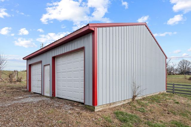 705 Richmond Rd Loop 1, Lancaster, KY 40444