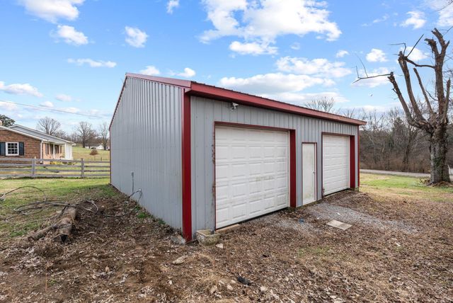 705 Richmond Rd Loop 1, Lancaster, KY 40444