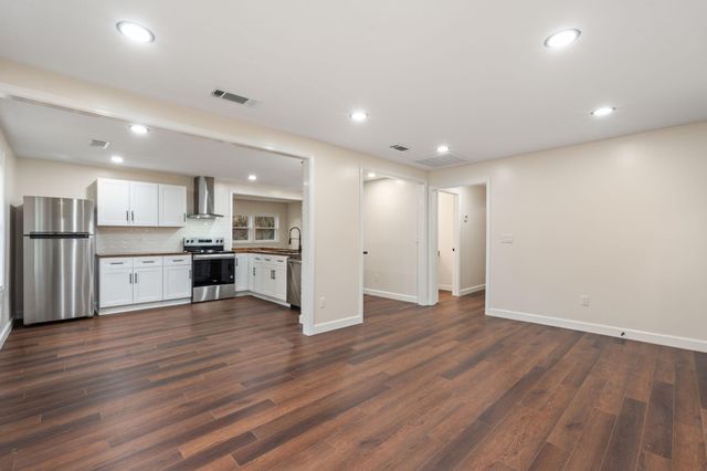 705 Richmond Rd Loop 1, Lancaster, KY 40444