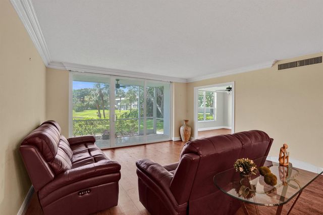 3621 Oaks Clubhouse Drive 101, Pompano Beach, FL 33069