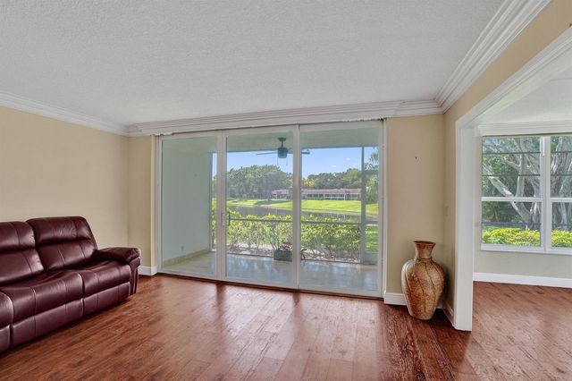 3621 Oaks Clubhouse Drive 101, Pompano Beach, FL 33069