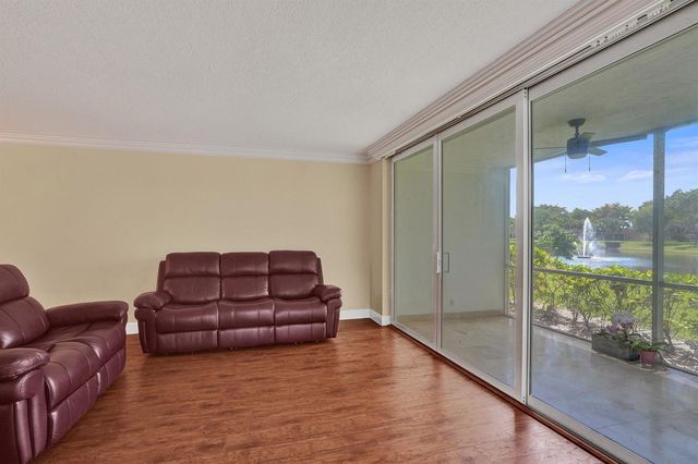 3621 Oaks Clubhouse Drive 101, Pompano Beach, FL 33069