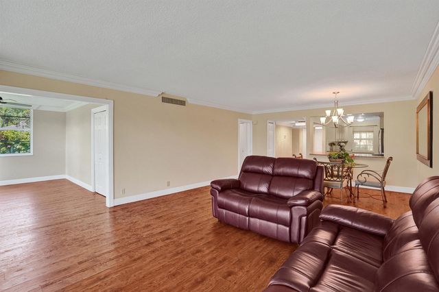 3621 Oaks Clubhouse Drive 101, Pompano Beach, FL 33069