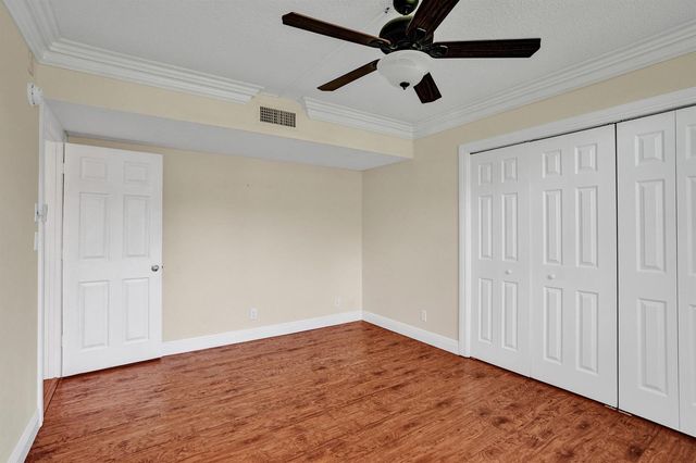 3621 Oaks Clubhouse Drive 101, Pompano Beach, FL 33069