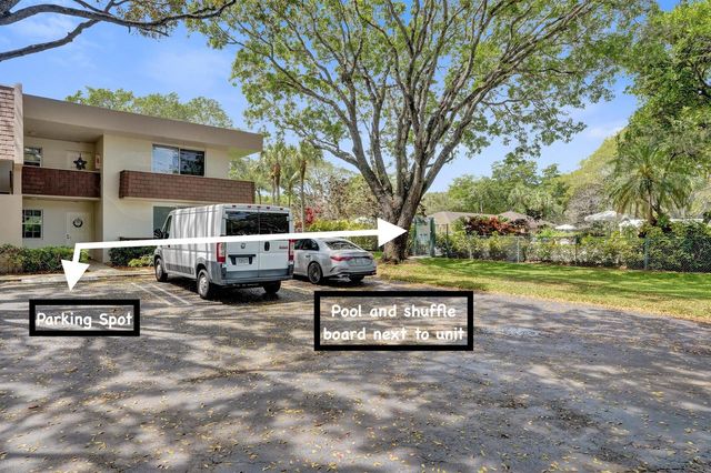 3621 Oaks Clubhouse Drive 101, Pompano Beach, FL 33069