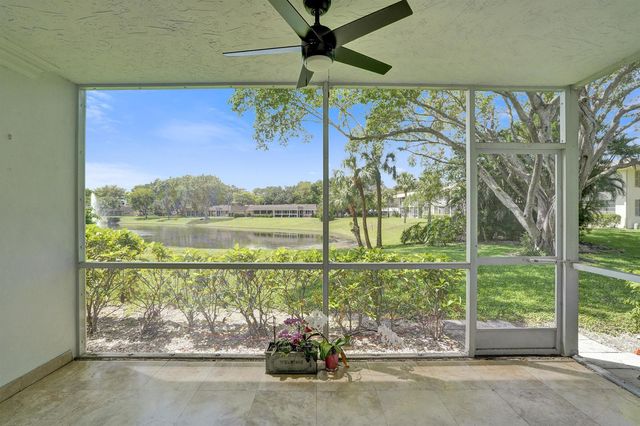 3621 Oaks Clubhouse Drive 101, Pompano Beach, FL 33069