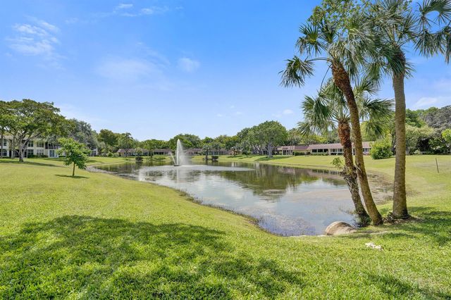 3621 Oaks Clubhouse Drive 101, Pompano Beach, FL 33069
