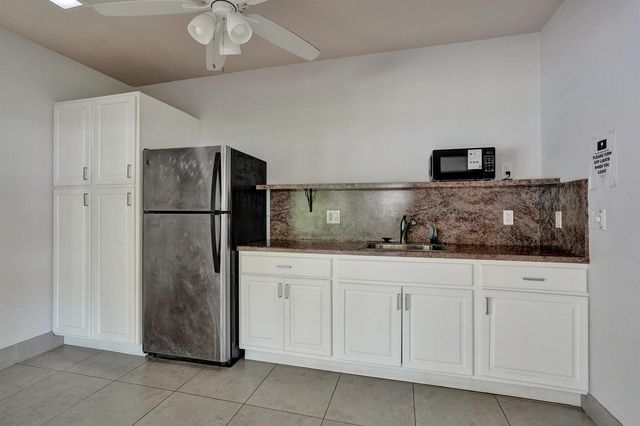 3621 Oaks Clubhouse Drive 101, Pompano Beach, FL 33069