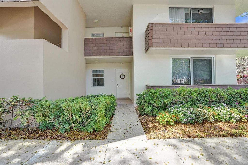 3621 Oaks Clubhouse Drive 101, Pompano Beach, FL 33069