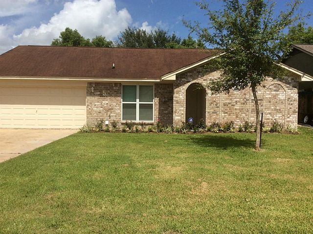 5 Lazybrook Street, Angleton, TX 77515