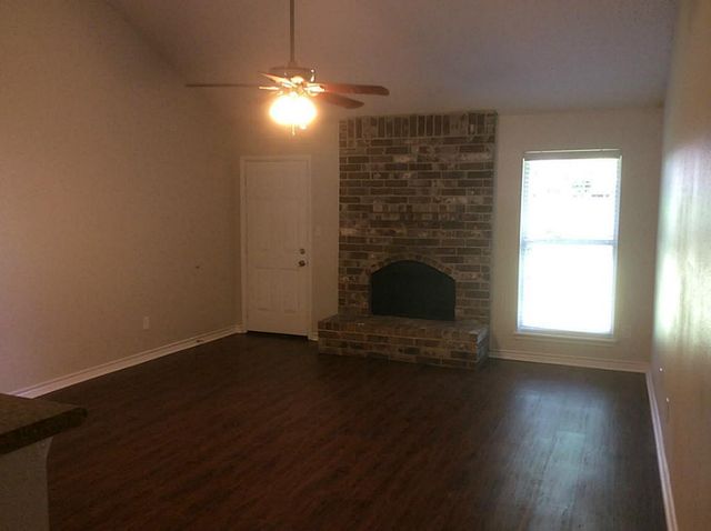 5 Lazybrook Street, Angleton, TX 77515