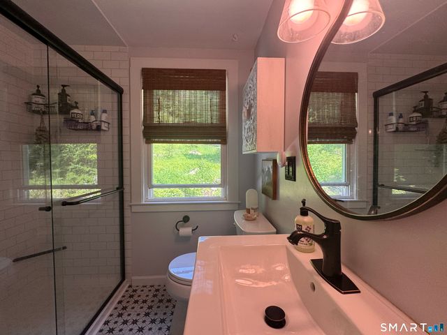 16 Cross Brook Road, Woodbury, CT 06798
