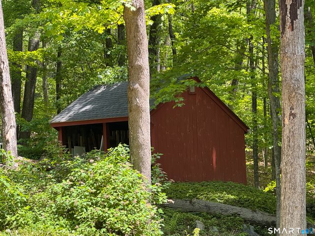 16 Cross Brook Road, Woodbury, CT 06798