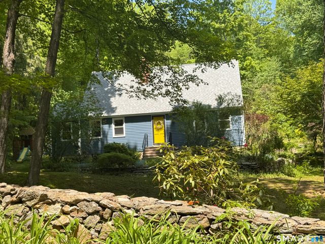 16 Cross Brook Road, Woodbury, CT 06798
