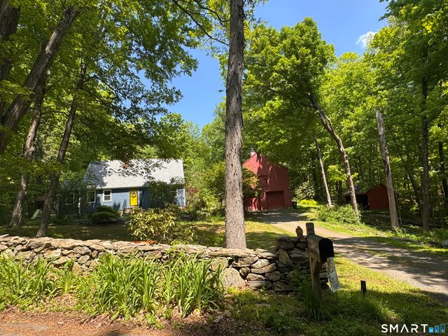 16 Cross Brook Road, Woodbury, CT 06798
