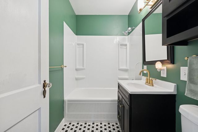 3925 Perry Avenue N, Robbinsdale, MN 55422