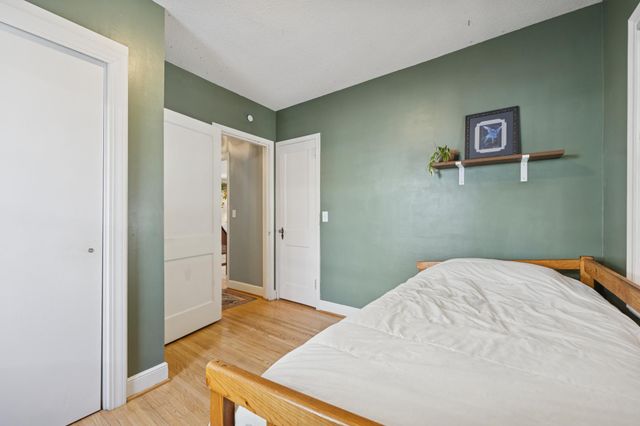 3925 Perry Avenue N, Robbinsdale, MN 55422