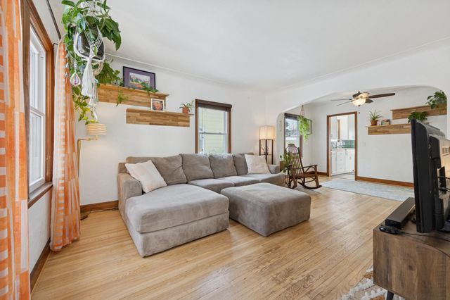 3925 Perry Avenue N, Robbinsdale, MN 55422