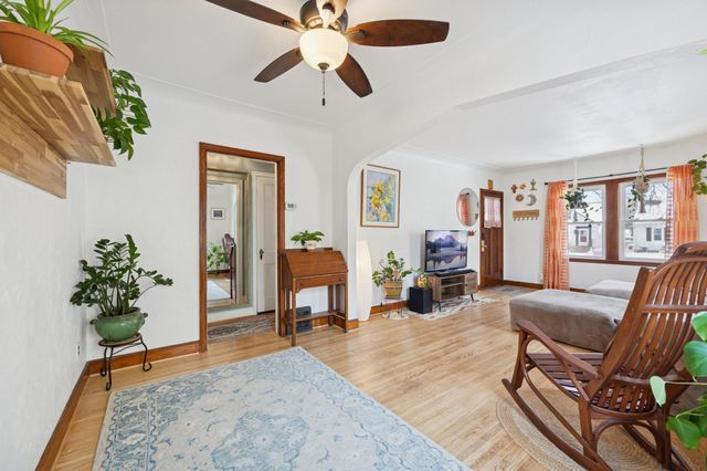 3925 Perry Avenue N, Robbinsdale, MN 55422