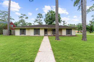 1057 Royal Oak Drive, Dickinson, TX 77539