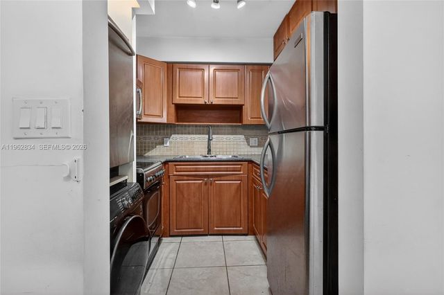 134 SW 7th Ave 404, Miami, FL 33130