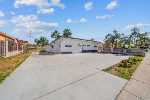 927 Agua Tibia Avenue, Chula Vista, CA 91911