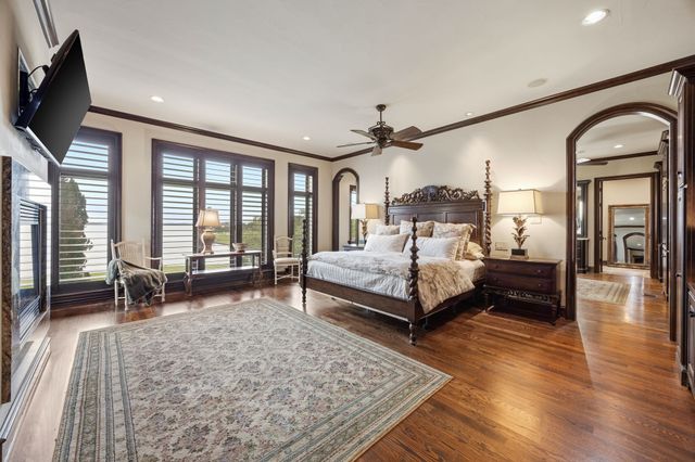 8 Meadowlake Drive, Heath, TX 75032