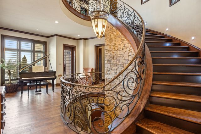 8 Meadowlake Drive, Heath, TX 75032
