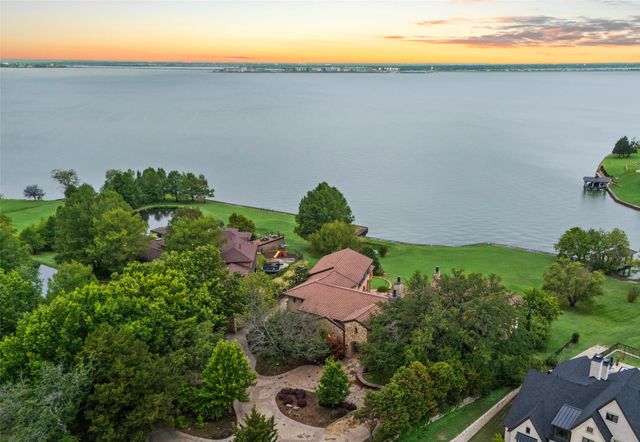 8 Meadowlake Drive, Heath, TX 75032