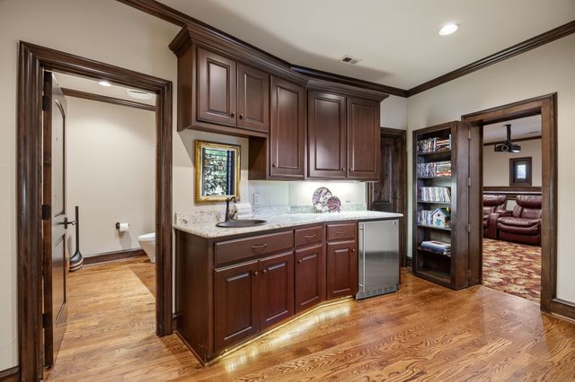 8 Meadowlake Drive, Heath, TX 75032