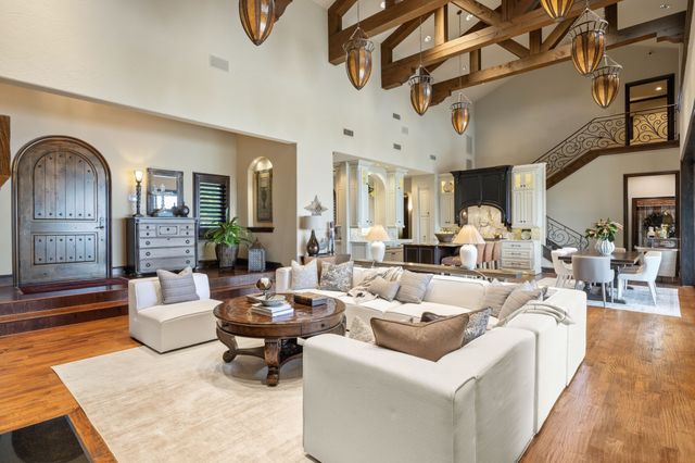 8 Meadowlake Drive, Heath, TX 75032