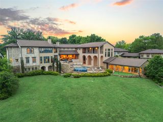 8 Meadowlake Drive, Heath, TX 75032