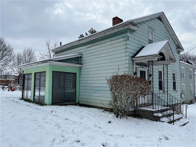 42 Seminary Street, Auburn, NY 13021