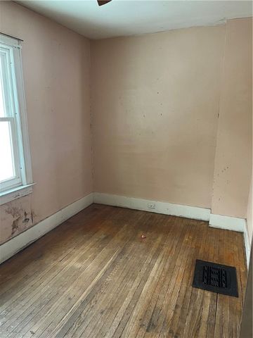 42 Seminary Street, Auburn, NY 13021