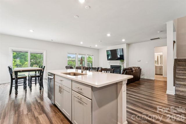 1071 Amberley Crossing Drive, Belmont, NC 28012