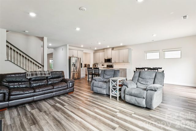 1071 Amberley Crossing Drive, Belmont, NC 28012