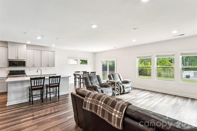 1071 Amberley Crossing Drive, Belmont, NC 28012
