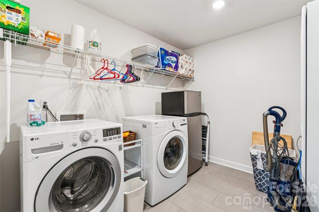 1071 Amberley Crossing Drive, Belmont, NC 28012